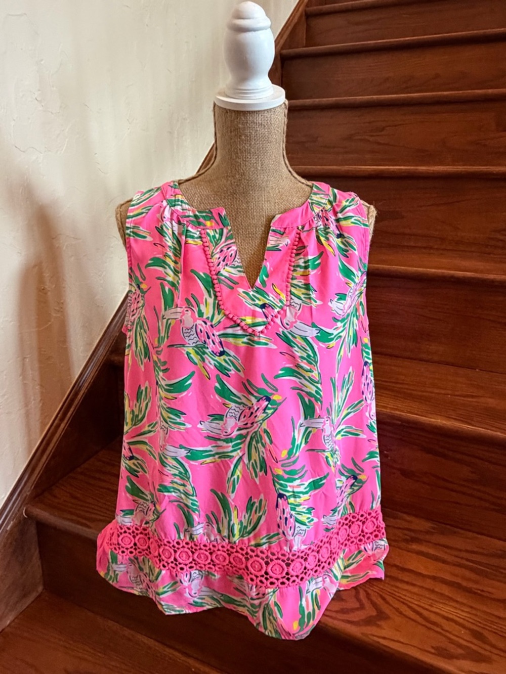 crown & ivy Pink Tropical Print Sleeveless Top
